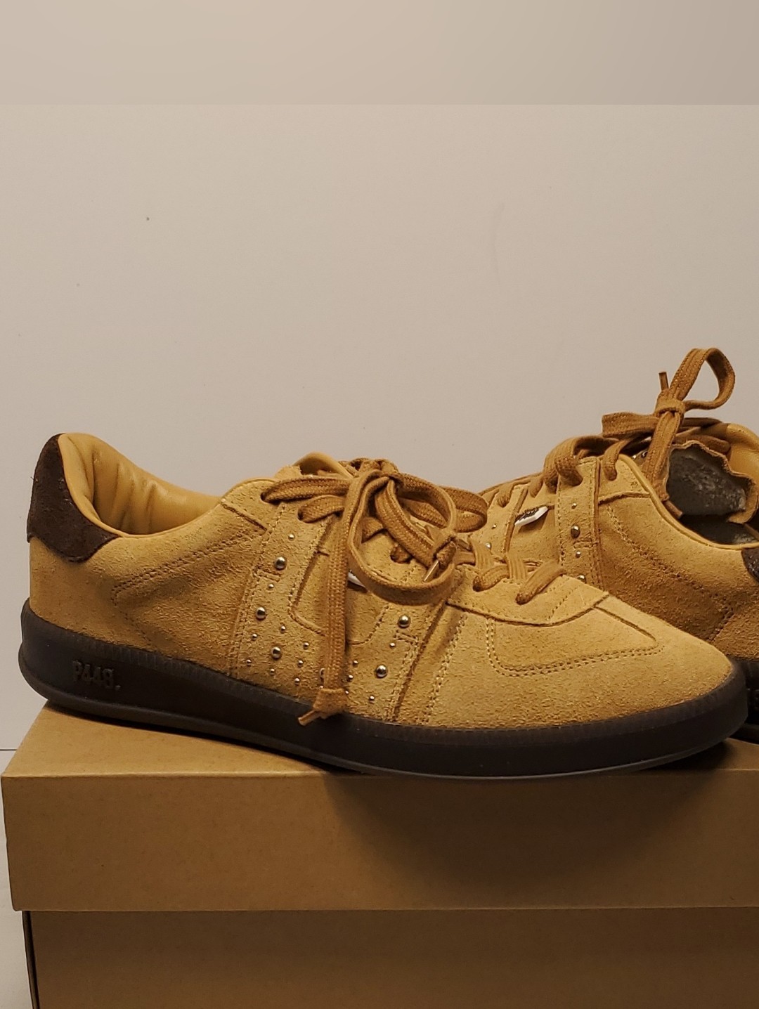 P448 Monza F25monza149-W Tan Suede Low Top Lace-Up Sneakers Stud Details Size 40